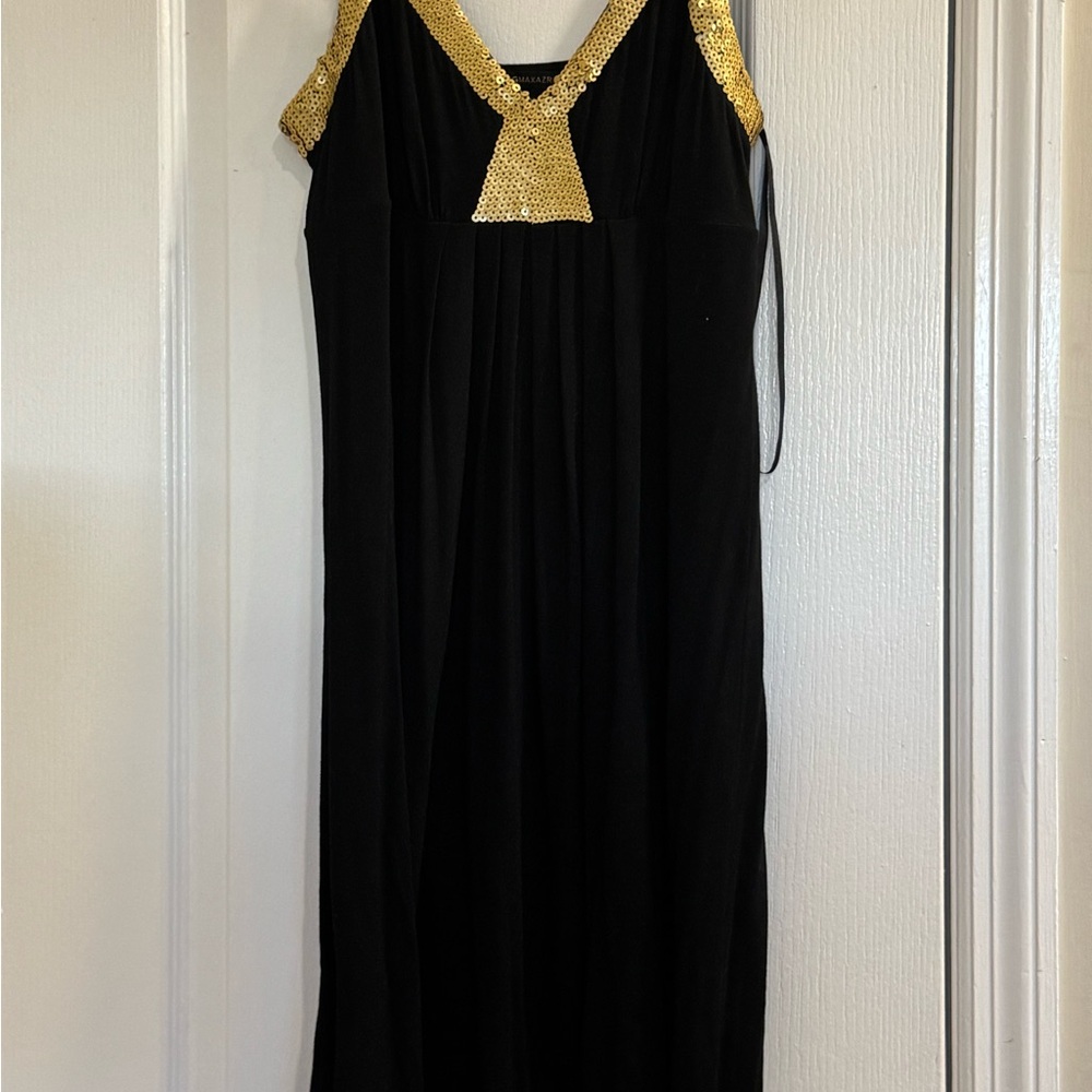 BCBGMaxAzria Black and Gold Halter Maxi Gown